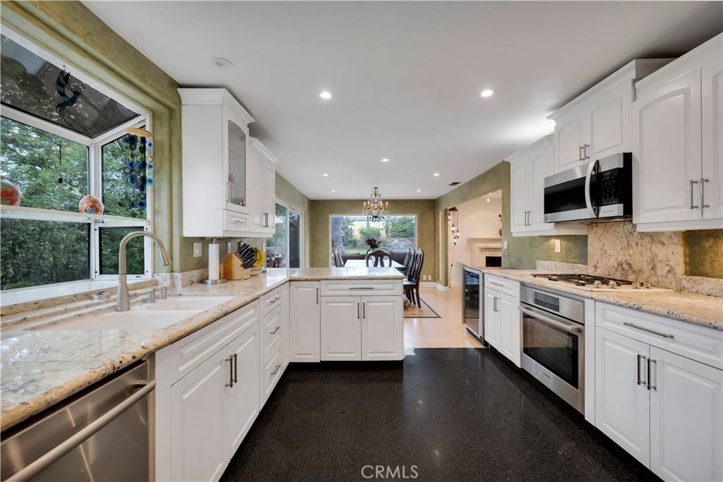 Woodland Hills, CA 91367,6018 Fenwood AVE
