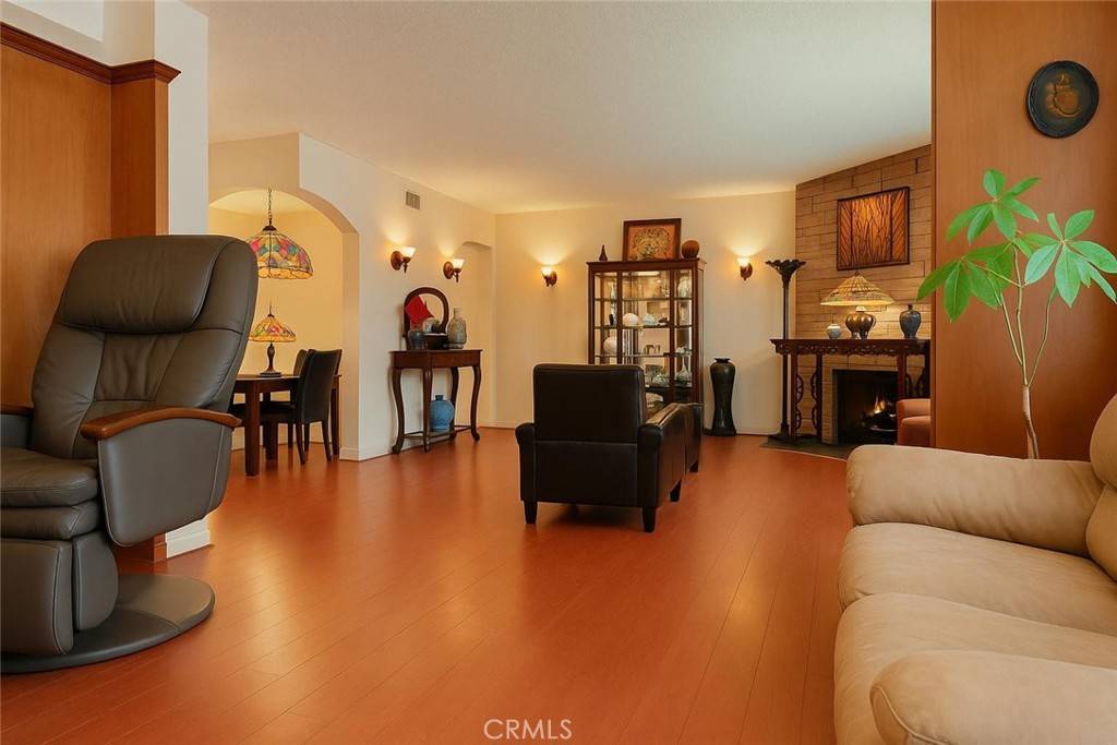 1600 N Hobart BLVD #16, Los Angeles, CA 90027