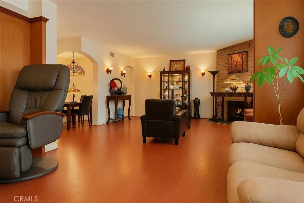1600 N Hobart BLVD #16, Los Angeles, CA 90027
