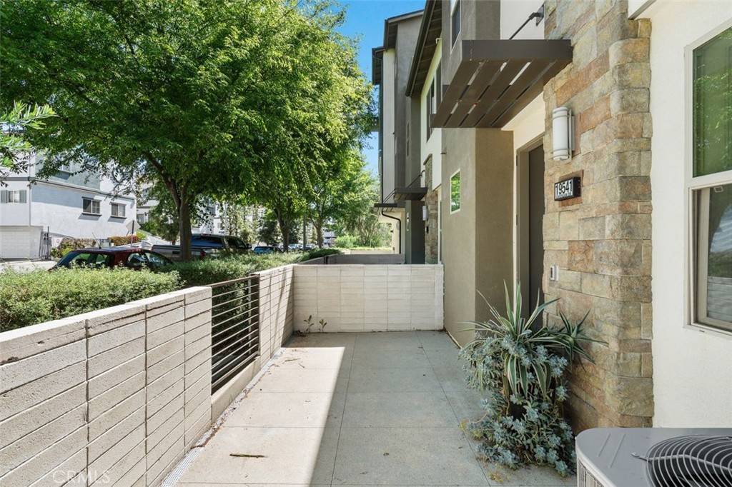 Northridge, CA 91324,19541 Cardigan DR