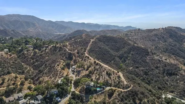 Tujunga, CA 91042,9836 High Top DR