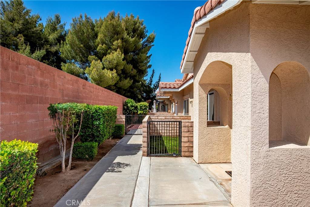 Lancaster, CA 93536,43473 30th ST W #4