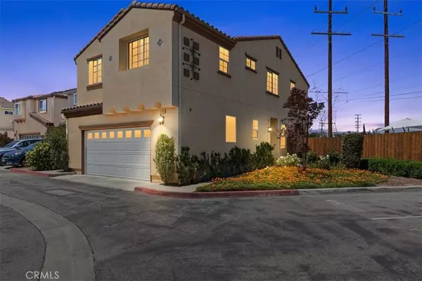 11159 W Laughlin LN, North Hollywood, CA 91606
