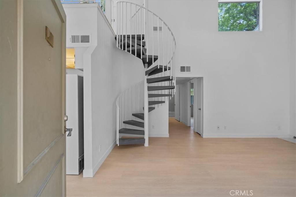 Sherman Oaks, CA 91403,14937 Dickens ST #209