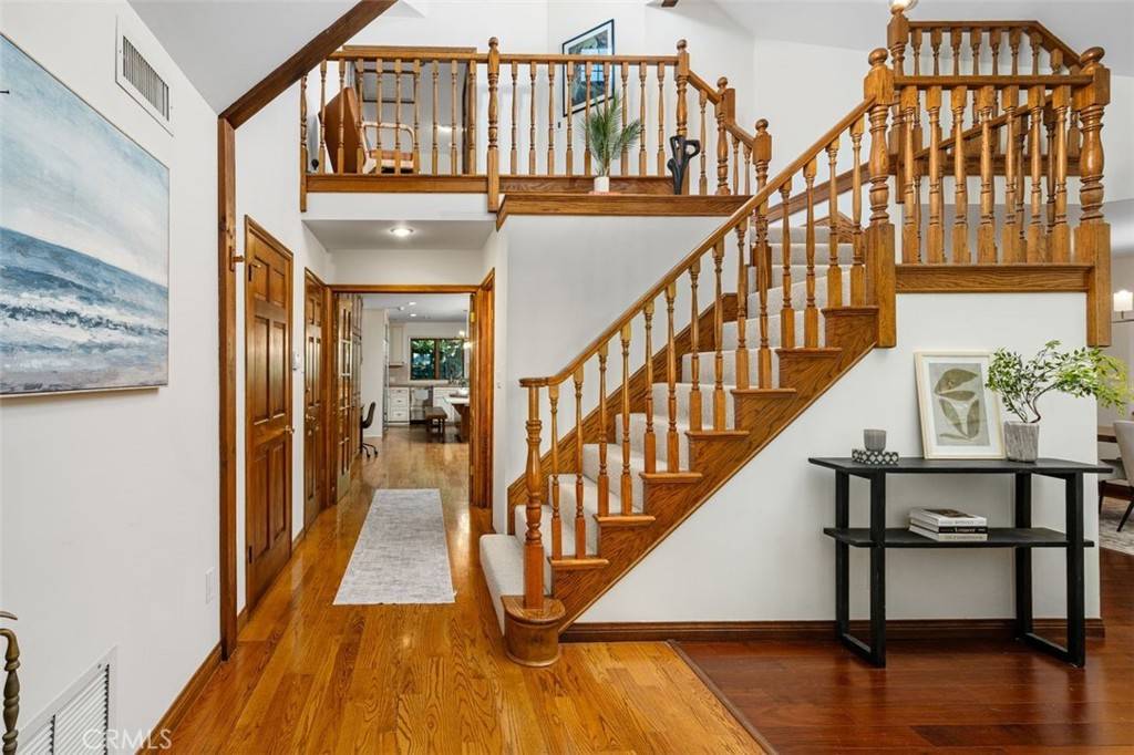 Calabasas, CA 91302,4031 Meadow Lark DR