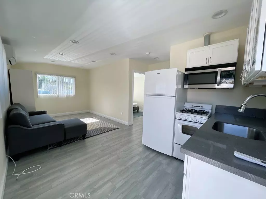 Woodland Hills, CA 91367,20833 Martha ST