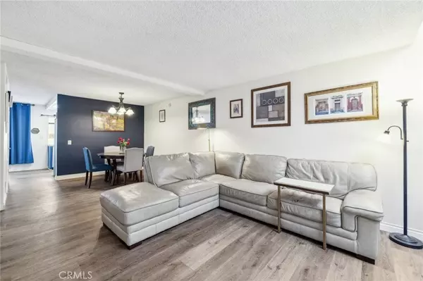 Reseda, CA 91335,19431 Sherman WAY #29