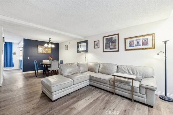 Reseda, CA 91335,19431 Sherman WAY #29