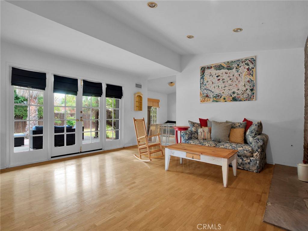 Woodland Hills, CA 91364,5300 Winnetka AVE