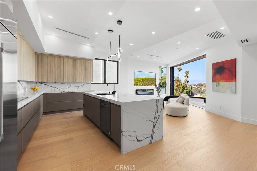 5130 Medina RD, Woodland Hills, CA 91364