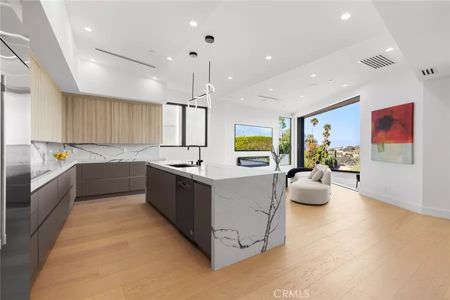 5130 Medina RD, Woodland Hills, CA 91364
