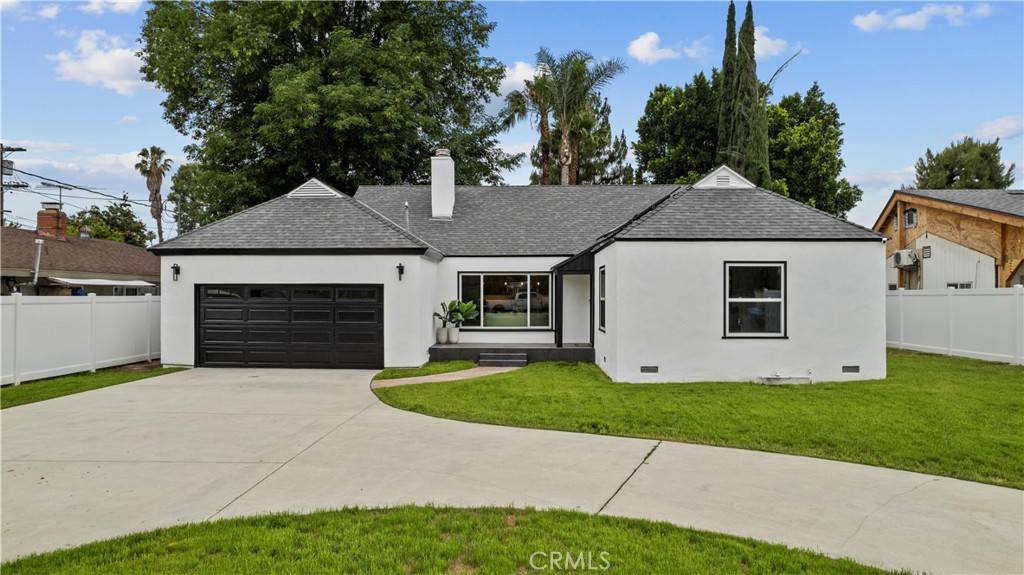 7307 Forbes AVE, Lake Balboa, CA 91406