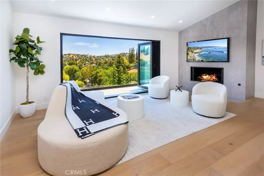 4976 Llano DR, Woodland Hills, CA 91364