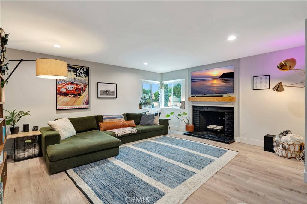 Thousand Oaks, CA 91360,2447 Young AVE