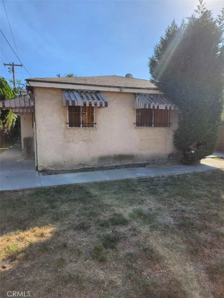 Long Beach, CA 90805,482 E Smith ST