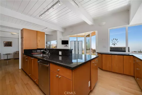 Pacific Palisades, CA 90272,1032 Enchanted WAY