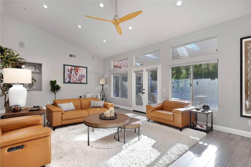 West Hills, CA 91304,24632 Stagg ST