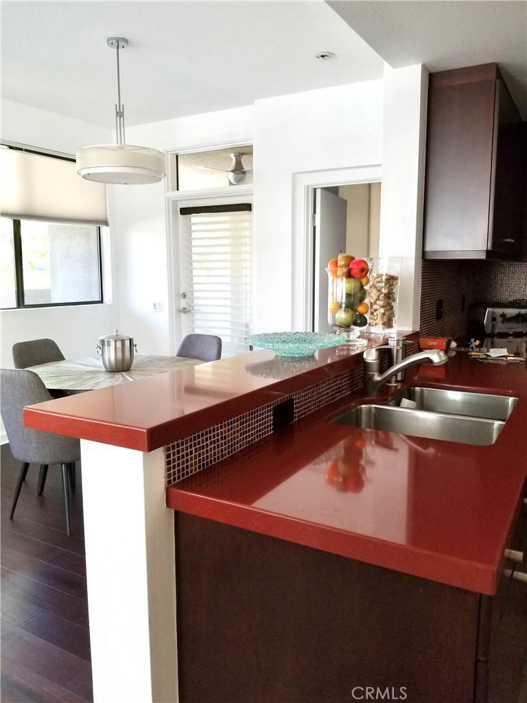 Palm Springs, CA 92264,850 E Palm Canyon DR #203