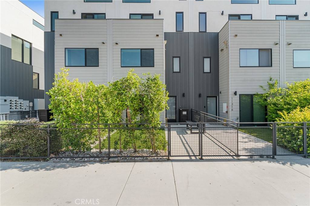 11314 Victory BLVD, North Hollywood, CA 91606