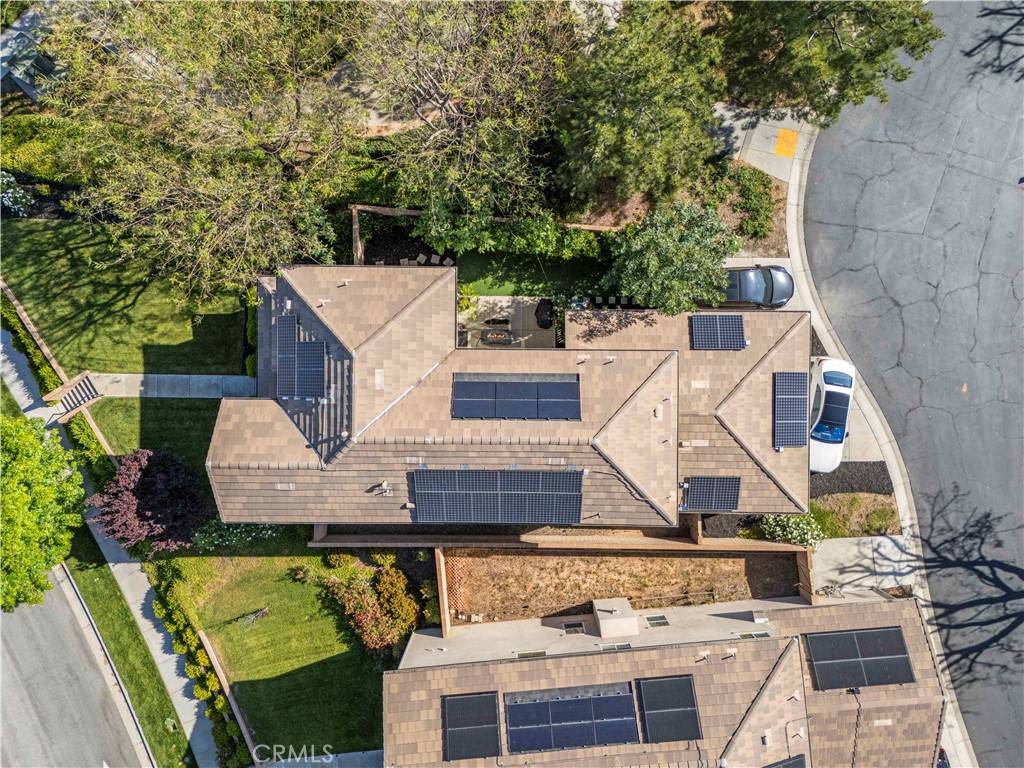 Valencia, CA 91354,24106 Village CIR