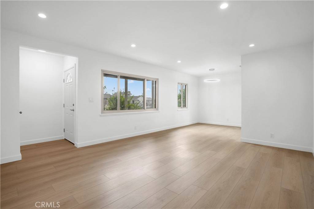 Sun Valley, CA 91352,8331 Sharp AVE