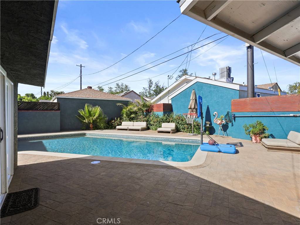Lake Balboa, CA 91406,8110 Lesner AVE