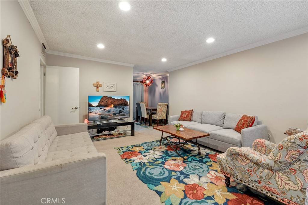 Glendale, CA 91206,330 N Howard ST #201