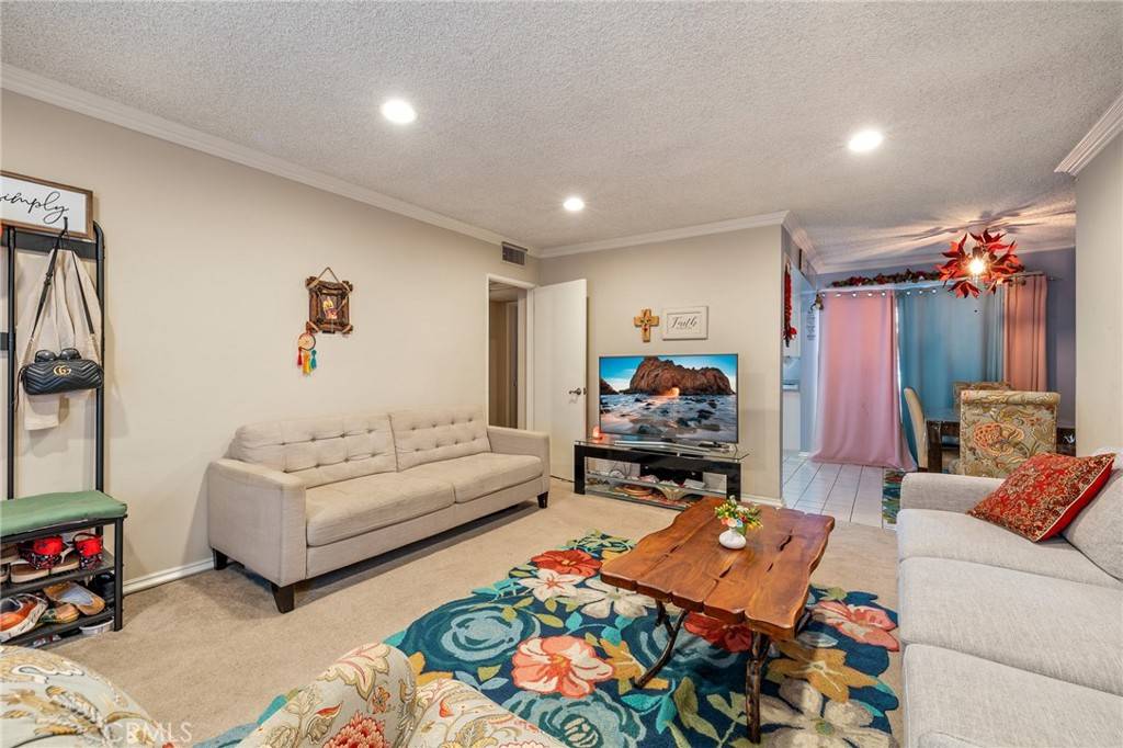 Glendale, CA 91206,330 N Howard ST #201