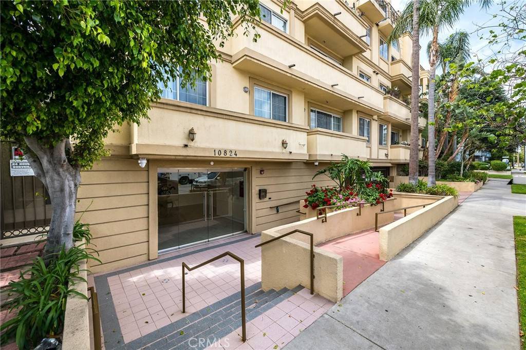 Toluca Lake, CA 91602,10824 Bloomfield ST #306