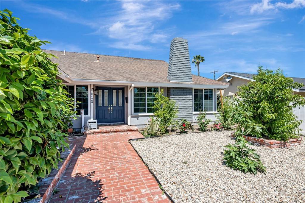 Canyon Country, CA 91351,27049 Langside AVE