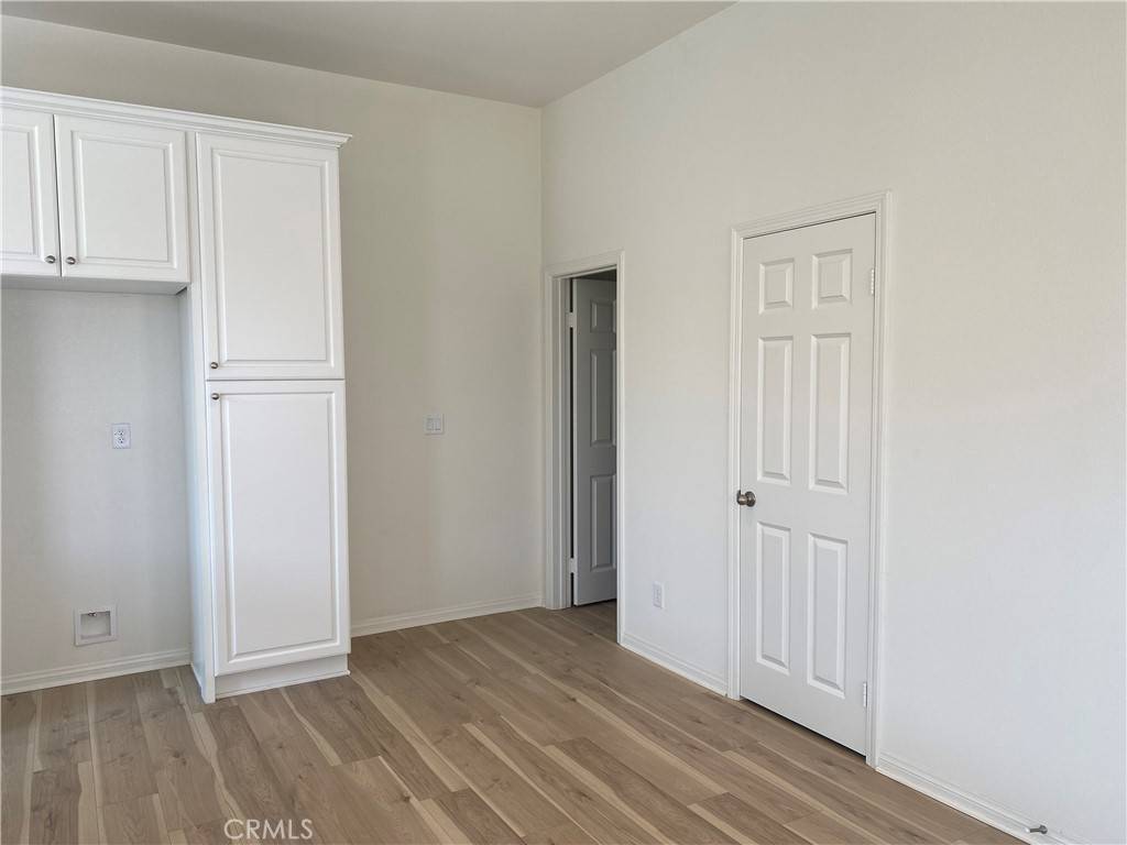 Valencia, CA 91381,27410 Pioneer CT
