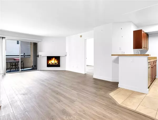 Woodland Hills, CA 91367,5545 Canoga AVE #121