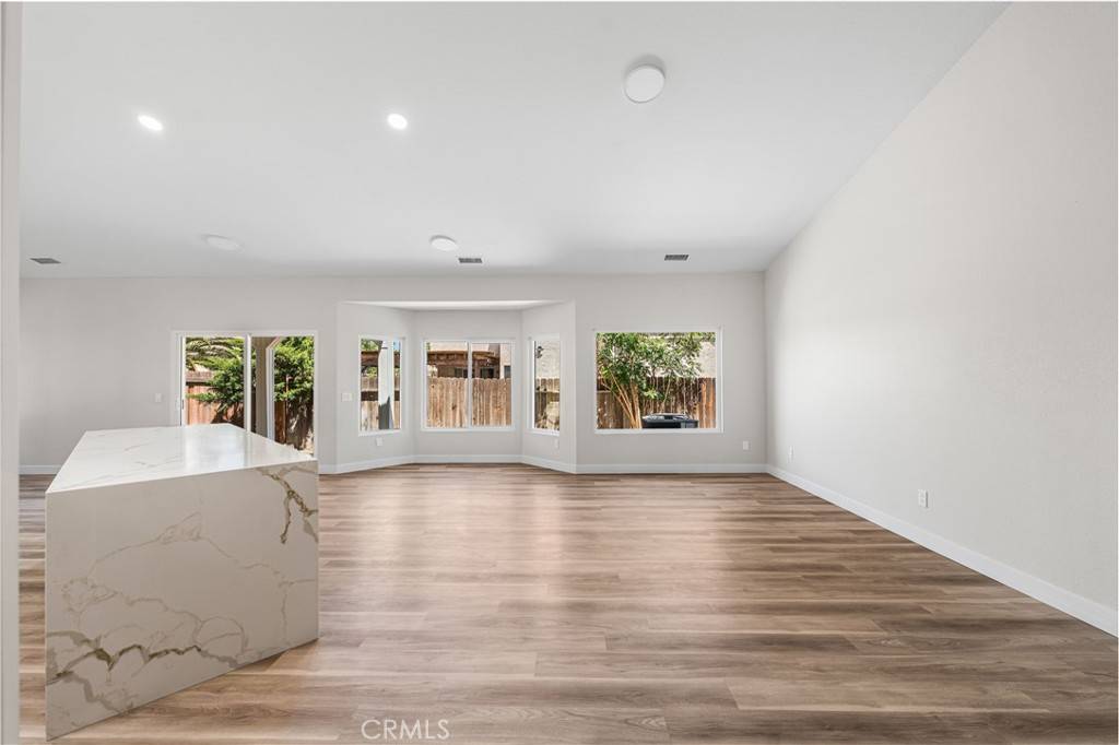 Palmdale, CA 93552,4009 E Avenue R13
