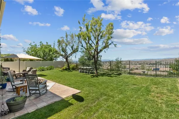 Canyon Country, CA 91387,17115 Princess Tree CT