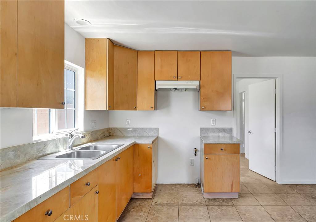 North Hollywood, CA 91605,6827 Simpson AVE #1