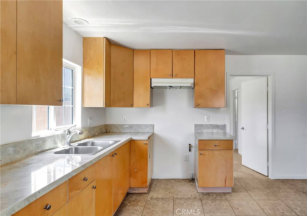 6827 Simpson AVE #1, North Hollywood, CA 91605