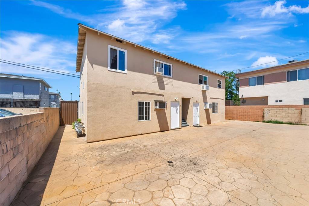 North Hollywood, CA 91605,6827 Simpson AVE #1