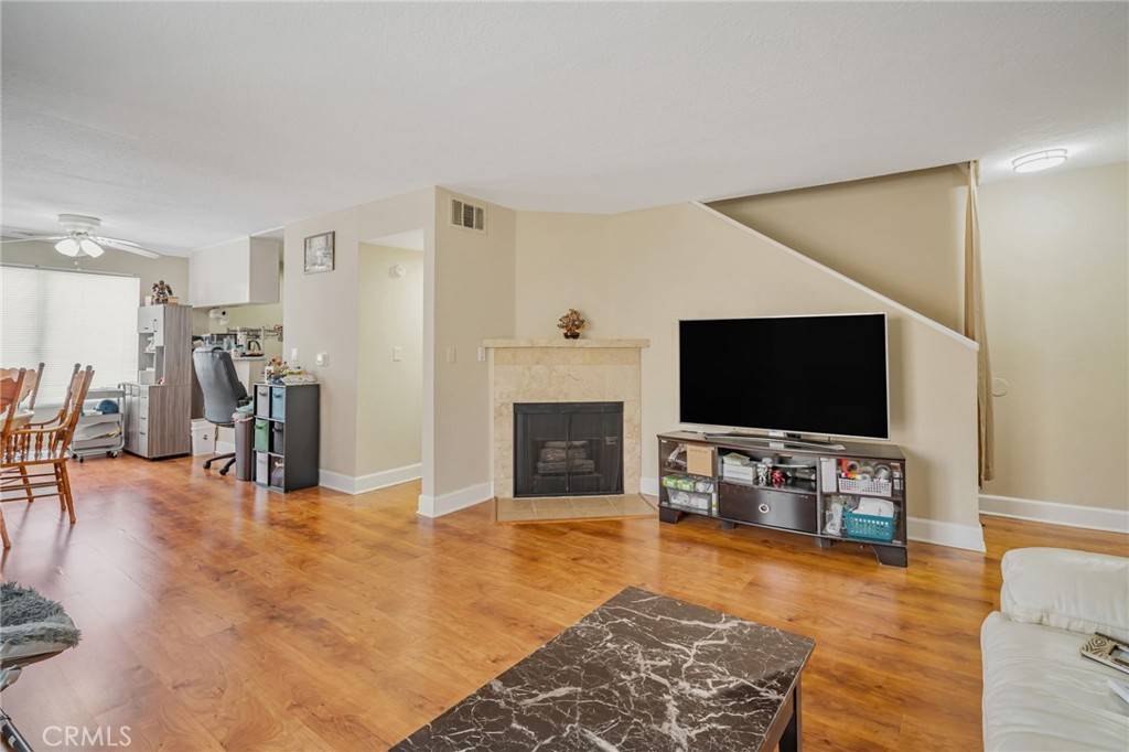 7045 Woodley AVE #120, Van Nuys, CA 91406