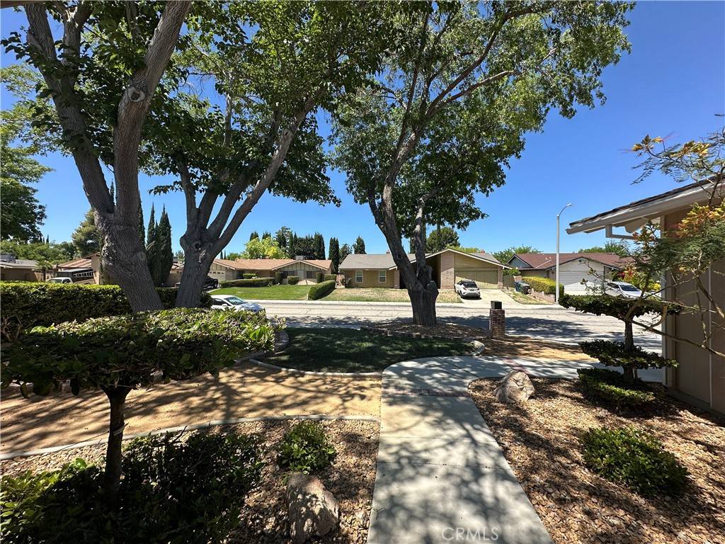 Lancaster, CA 93536,44124 Galion AVE