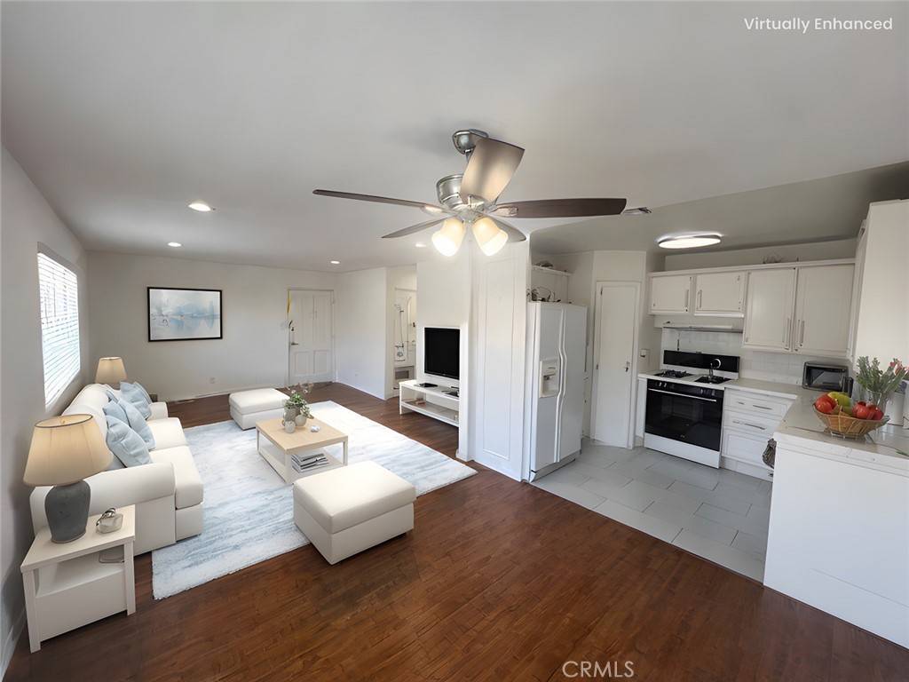 18619 Collins ST #F29, Tarzana, CA 91356