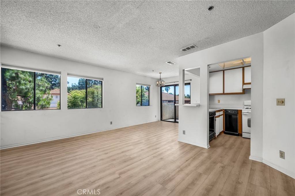 Pacific Palisades, CA 90272,517 Palisades DR