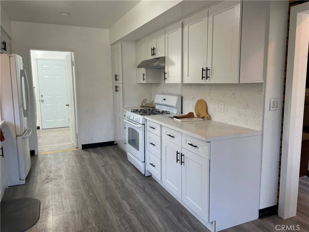 Fontana, CA 92335,9166 Tamarind Ave.