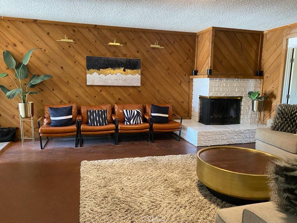 Fontana, CA 92335,9166 Tamarind Ave.