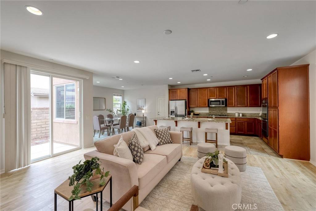Valencia, CA 91354,28554 Vista Del Rio DR