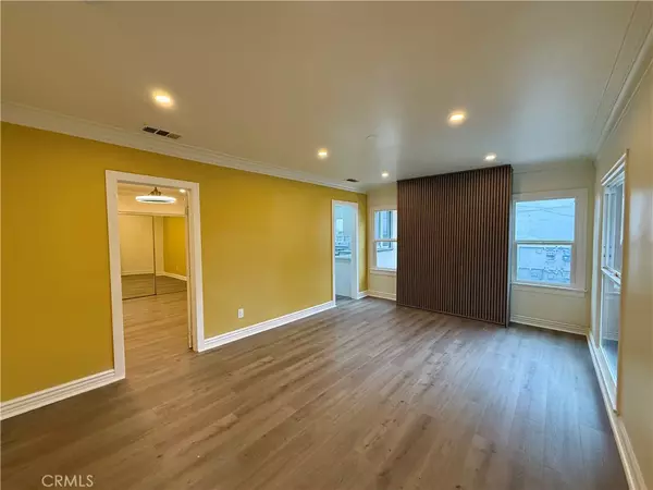 2042 Holly DR, Los Angeles, CA 90068
