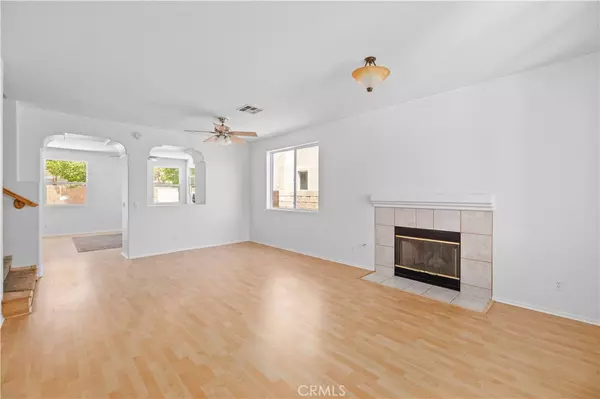 Palmdale, CA 93551,39221 Chantilly LN