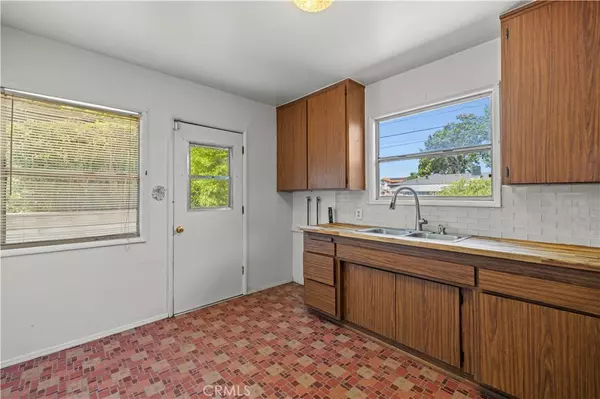 Reseda, CA 91335,7737 Nestle Avenue