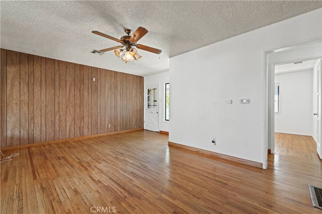 Reseda, CA 91335,7737 Nestle Avenue