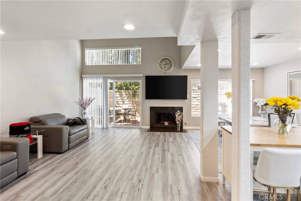 Winnetka, CA 91306,20645 Roscoe BLVD #G