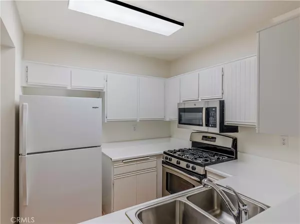 Valencia, CA 91355,23947 Del Monte DR #5